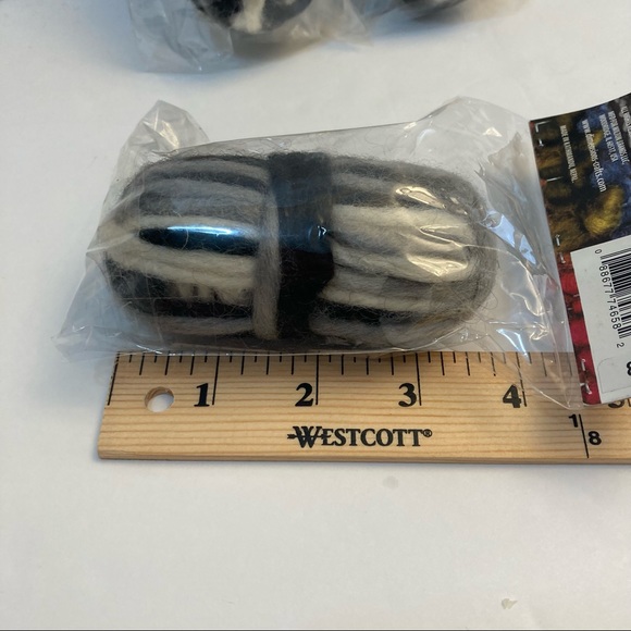 Dimensions Wool Pencil Roving Variegated Black Grey Felt Needle Felting Crafts - Picture 9 of 13